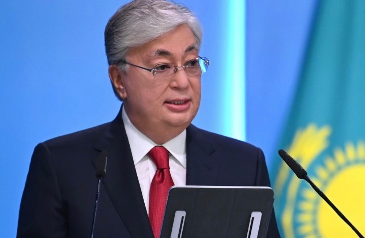 Тоқаев Өзбекстан президентімен кездесу үшін Шымкентке барды